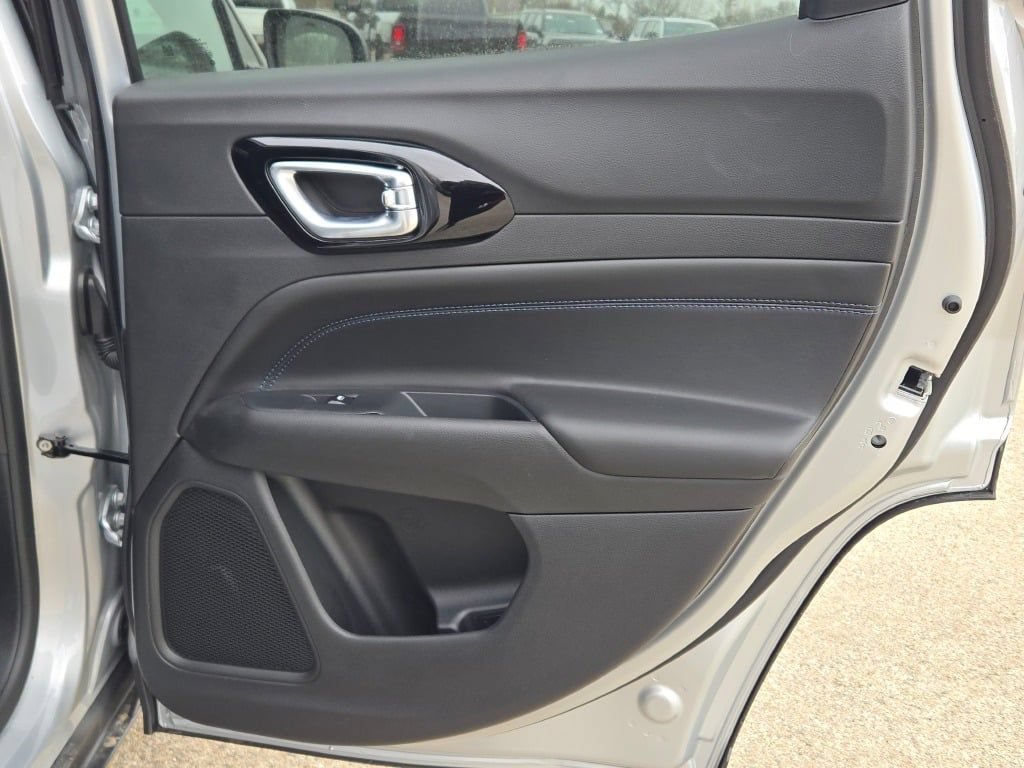 New 2026 Jeep Compass Latitude AWD/4WD image 13