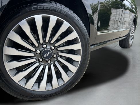 Used 2018 Lincoln Navigator Reserve w/ Technology Package AWD/4WD image 34