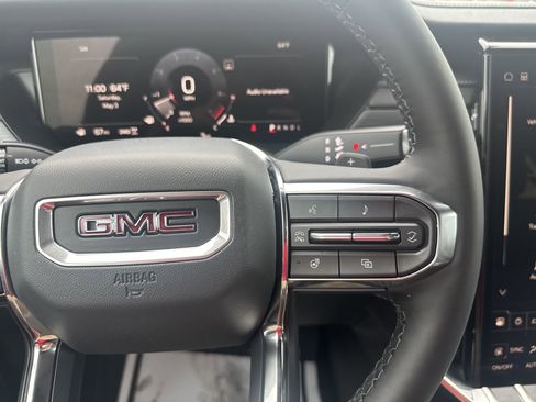 New 2025 GMC Acadia Elevation image 20