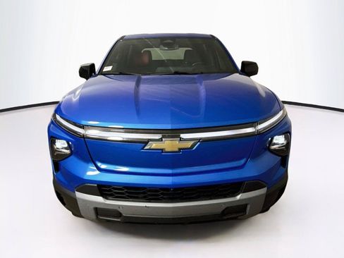 Used 2025 Chevrolet Silverado EV LT AWD/4WD image 5