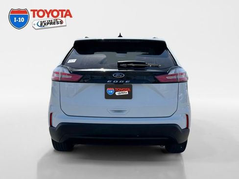 Used 2021 Ford Edge SE FWD image 4