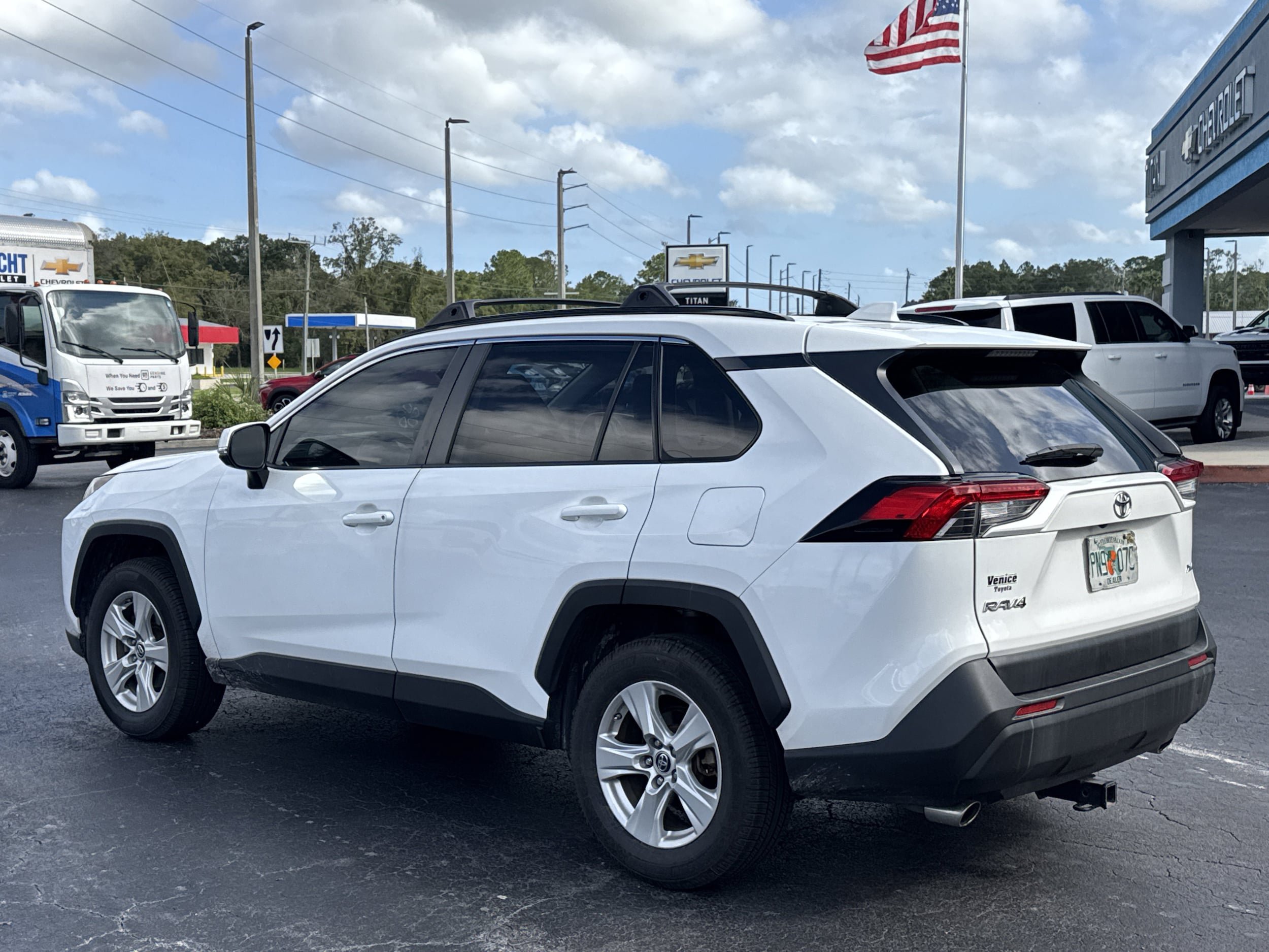 Used 2019 Toyota RAV4 XLE FWD image 7