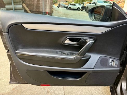 Used 2013 Volkswagen CC Sport image 9