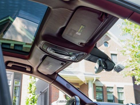 Used 2019 Bentley Bentayga image 63