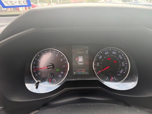 Used 2022 Toyota RAV4 XLE FWD image 3