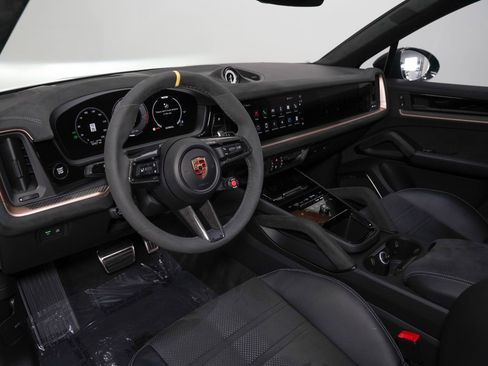 Used 2024 Porsche Cayenne Turbo GT AWD/4WD image 12