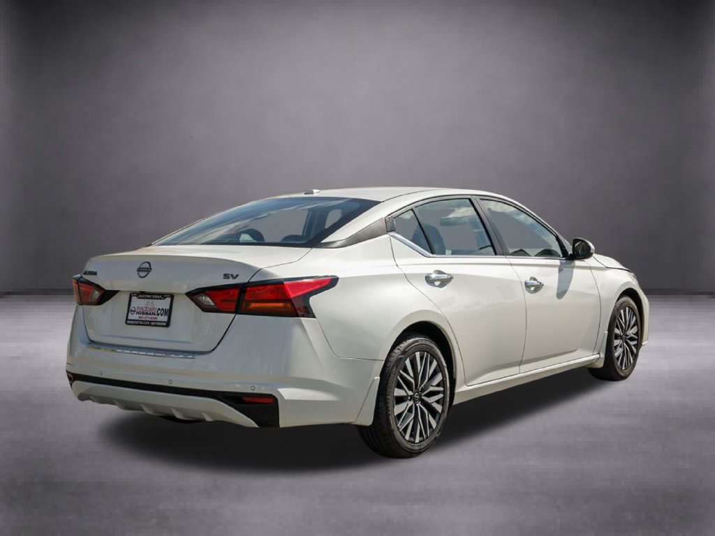 Used 2023 Nissan Altima 2.5 SV FWD image 42