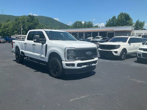 New 2026 Ford F250 XL AWD/4WD image 3