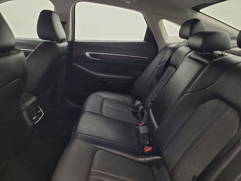 Used 2022 Hyundai Sonata Limited w/ Preferred Accessory Package FWD image 18