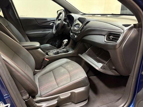 Used 2022 Chevrolet Equinox RS w/ Infotainment Package FWD image 19