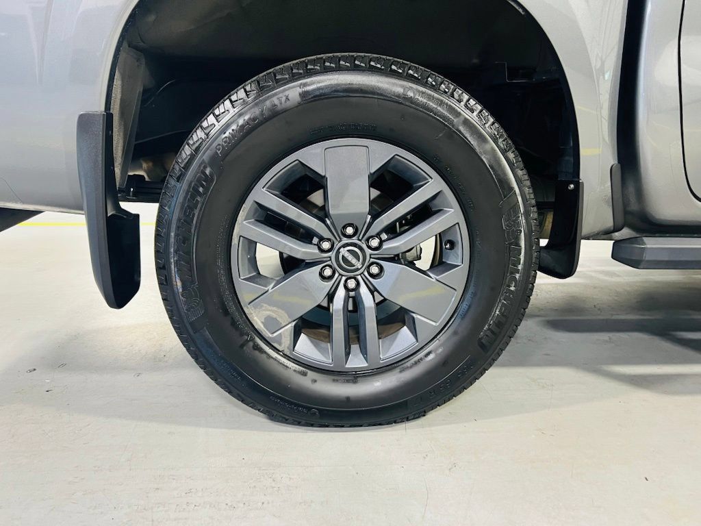 Used 2025 Nissan Frontier SV w/ SV Convenience Package AWD/4WD image 10