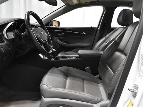 Used 2019 Chevrolet Impala LT image 3