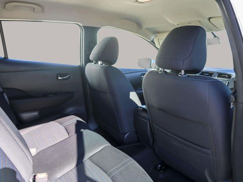 Used 2018 Nissan Leaf S image 30