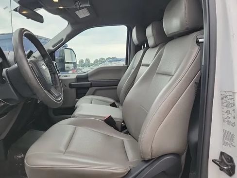 Used 2022 Ford F250 XL w/ Power Equipment Group AWD/4WD image 6