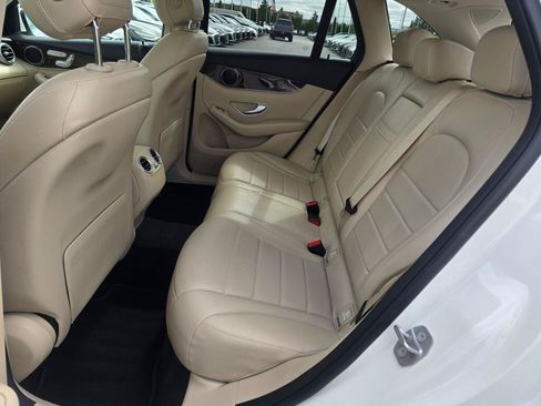 Used 2021 Mercedes-Benz GLC 300 4MATIC image 18