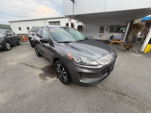 Used 2021 Ford Escape SE w/ SE Sport Appearance Package AWD/4WD image 7