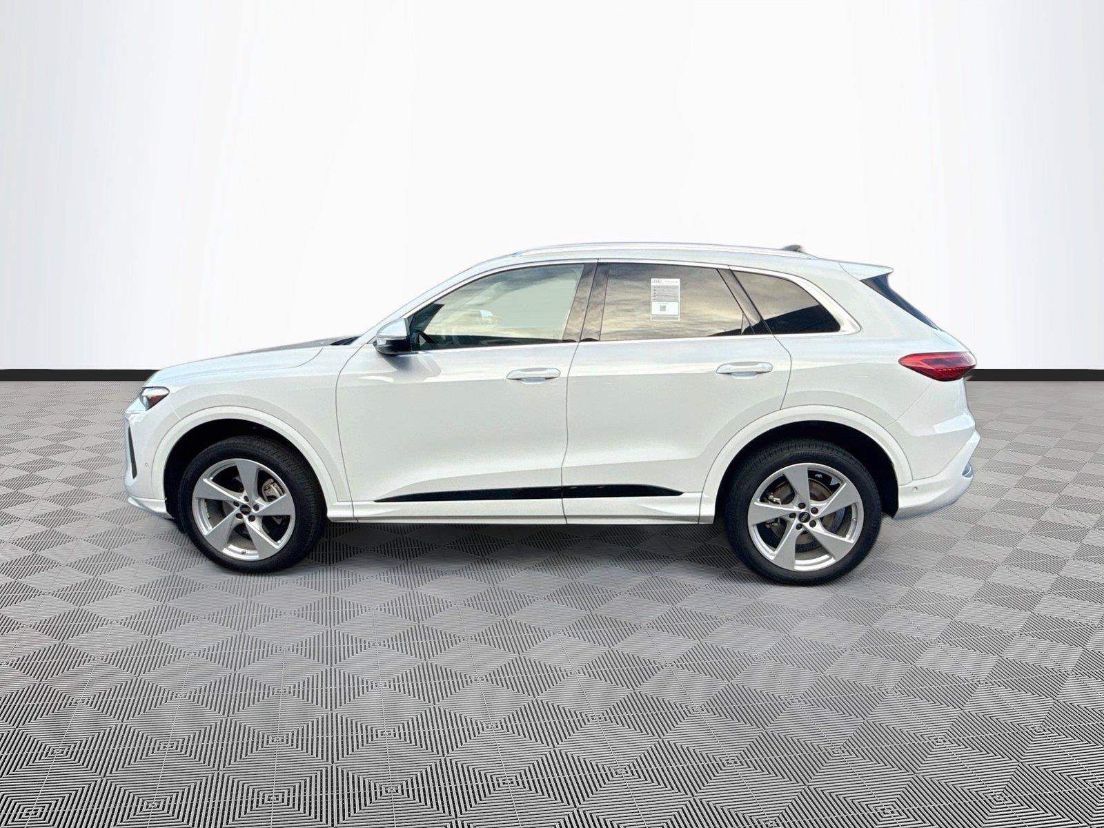 Used 2025 Audi Q5 Premium Plus AWD/4WD image 4