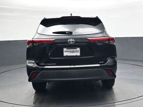 Used 2023 Toyota Highlander L image 10