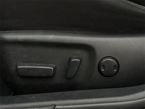 Used 2017 Toyota Camry image 25