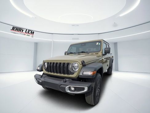 Used 2025 Jeep Gladiator Sport image 6
