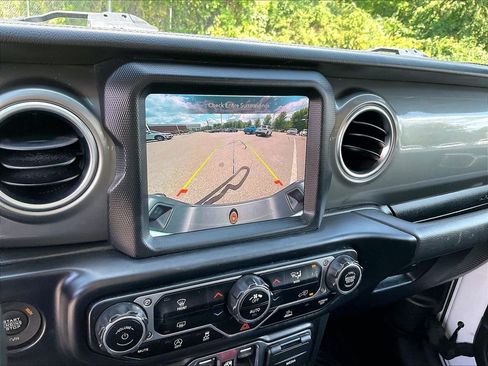 Used 2022 Jeep Gladiator Overland AWD/4WD image 19
