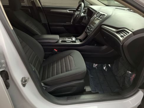 Used 2020 Ford Fusion SE image 22