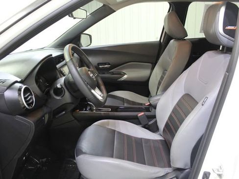 Used 2024 Nissan Kicks SR w/ SR Premium Package FWD image 9