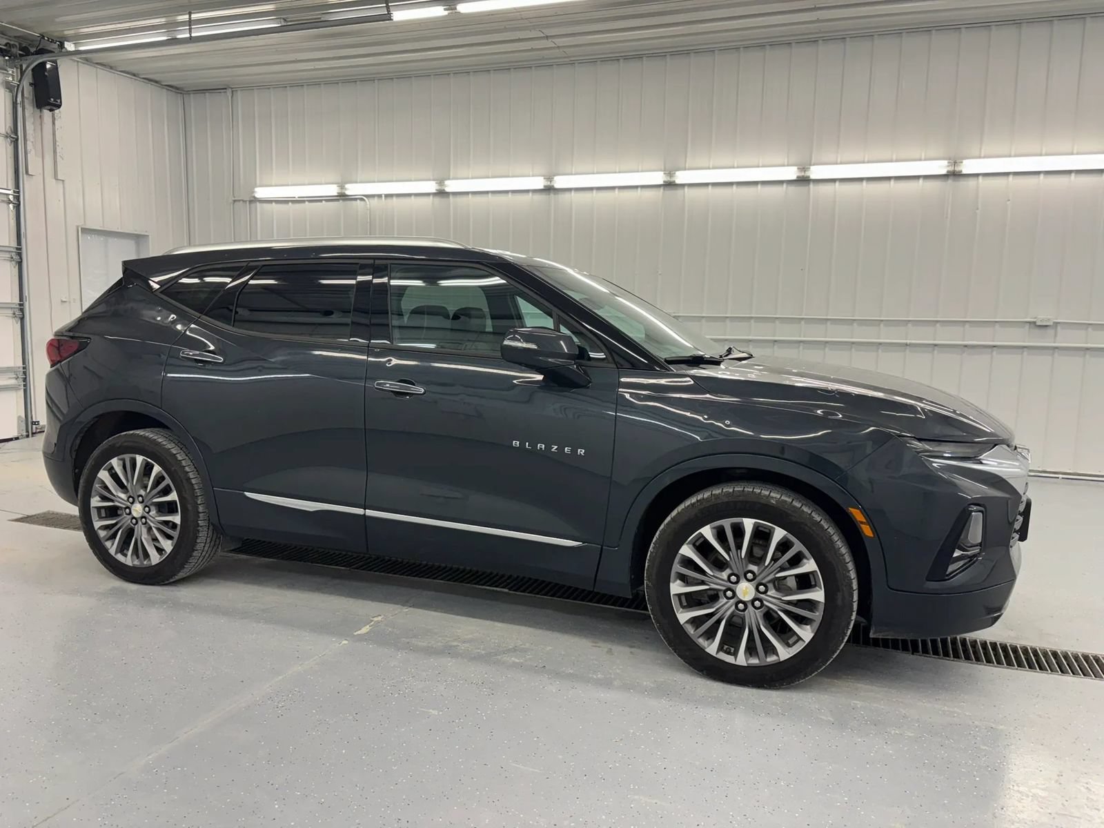 Used 2019 Chevrolet Blazer Premier w/ Driver Confidence II Package AWD/4WD image 2