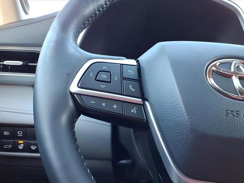 Used 2022 Toyota Highlander Limited image 23