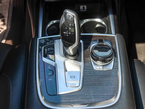 Used 2016 BMW 750i xDrive AWD/4WD image 19
