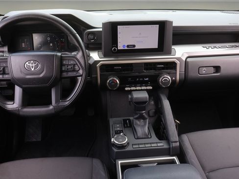 Certified 2025 Toyota Tacoma SR5 AWD/4WD image 13