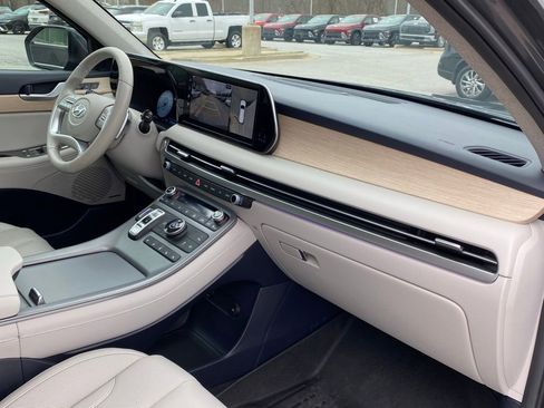 Used 2025 Hyundai Palisade Limited image 31
