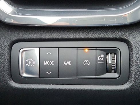 Certified 2024 GMC Acadia Denali image 18