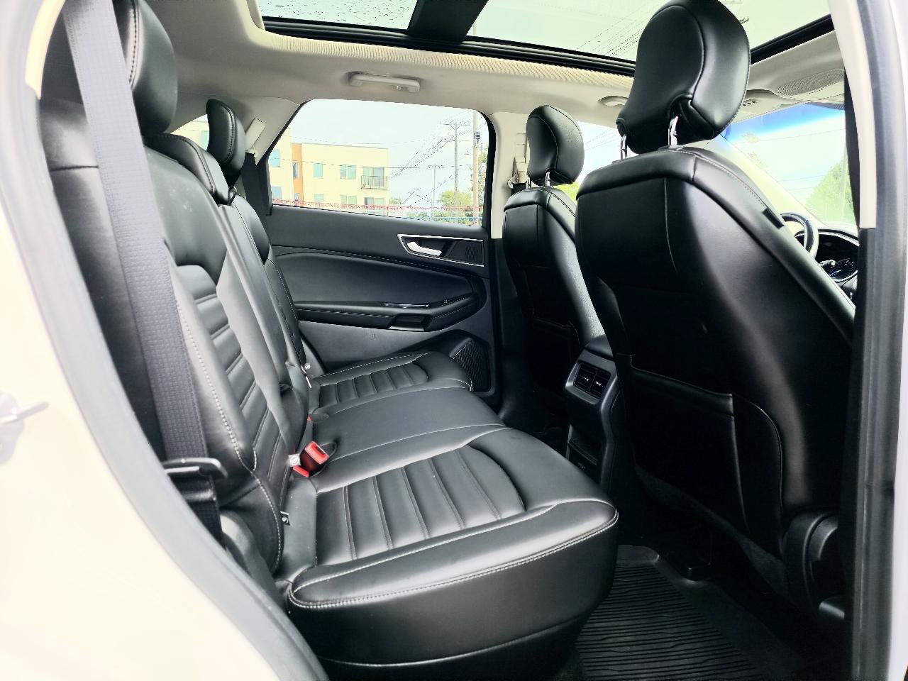 Used 2019 Ford Edge SEL w/ Equipment Group 201A AWD/4WD image 17