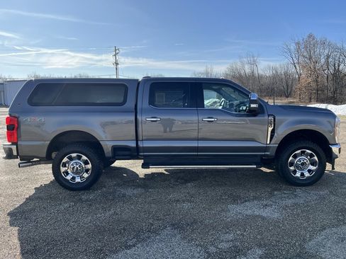 Used 2023 Ford F250 Lariat w/ Chrome Package image 4