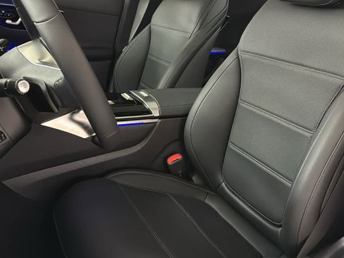 New 2025 Mercedes-Benz GLC 350e 4MATIC image 26