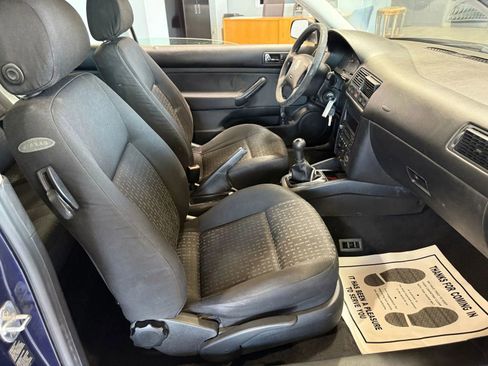 Used 2001 Volkswagen Golf GL image 11