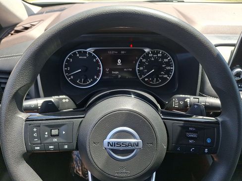 Used 2021 Nissan Rogue SV AWD/4WD image 18