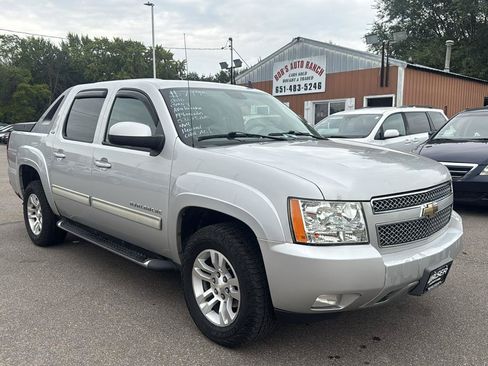 Used 2010 Chevrolet Avalanche LT AWD/4WD image 3