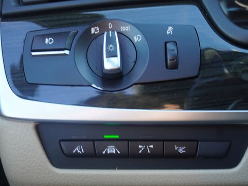 Used 2016 BMW 550i xDrive Sedan image 3