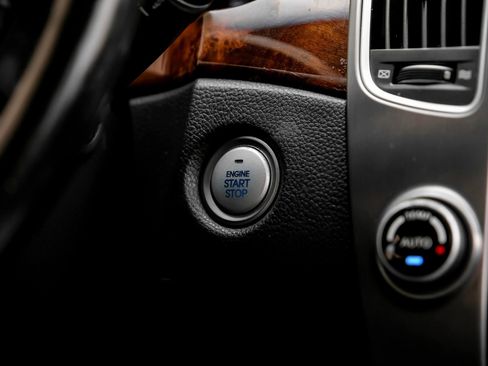 Used 2013 Hyundai Equus Signature image 23