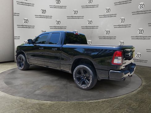 Used 2022 RAM 1500 Big Horn AWD/4WD image 3