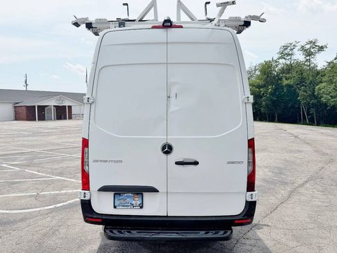 Used 2021 Mercedes-Benz Sprinter 2500 w/ Driver Convenience Package image 6