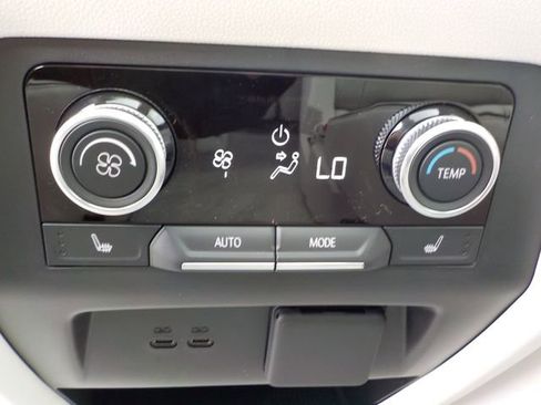 New 2026 Buick Enclave Avenir AWD/4WD image 22
