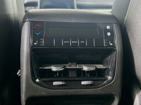 Used 2023 Jeep Grand Cherokee L Limited image 27