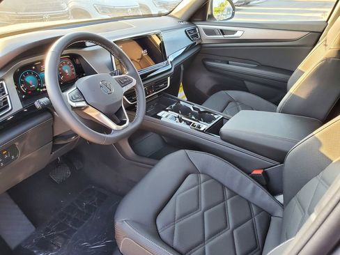 New 2026 Volkswagen Atlas Cross Sport SE image 7