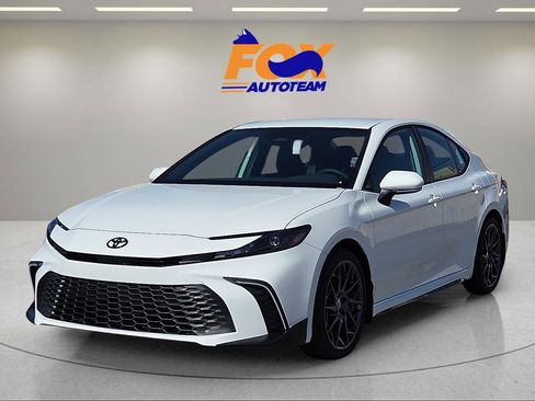 Used 2026 Toyota Camry SE w/ Multimedia Upgrade Package image 1