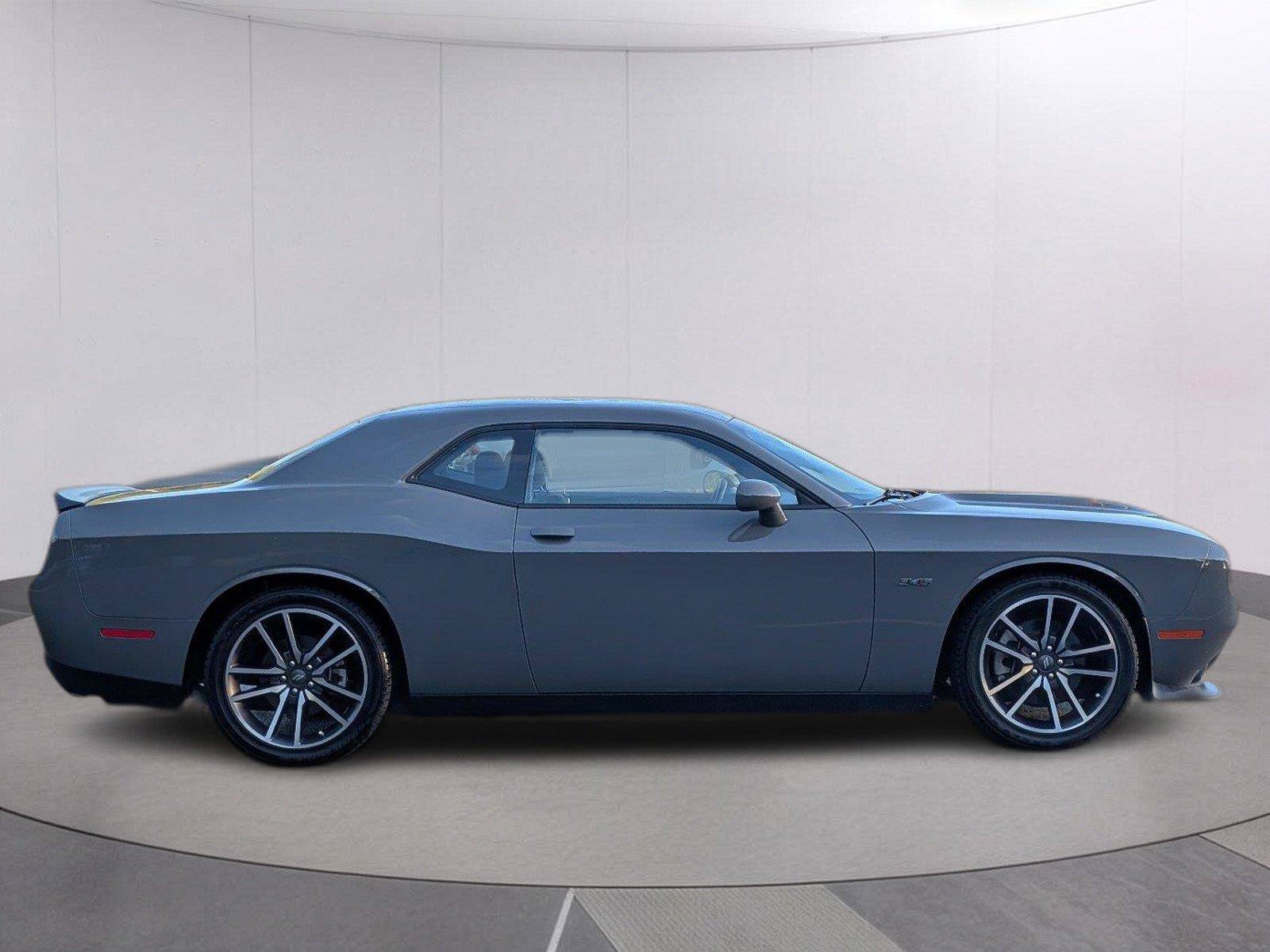 Used 2023 Dodge Challenger R/T RWD image 8