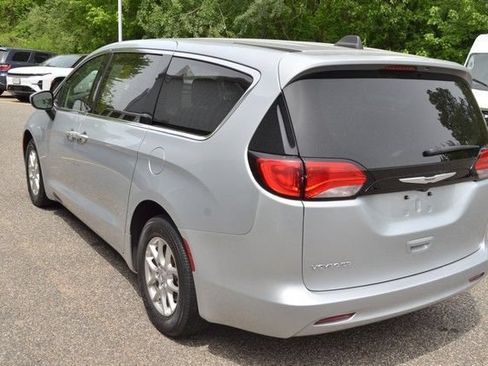 Used 2023 Chrysler Voyager LX FWD image 6