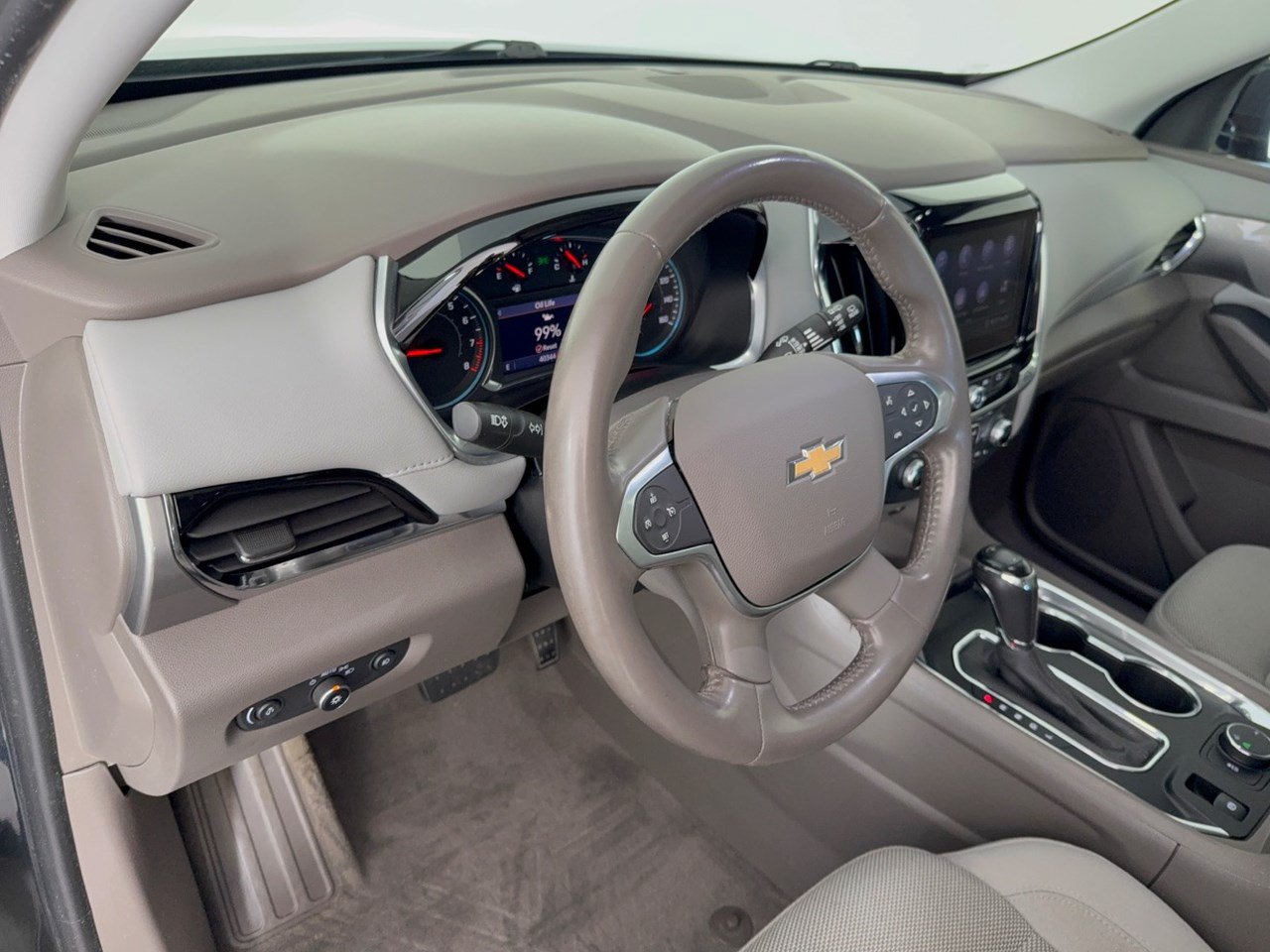 Used 2020 Chevrolet Traverse LT FWD image 4